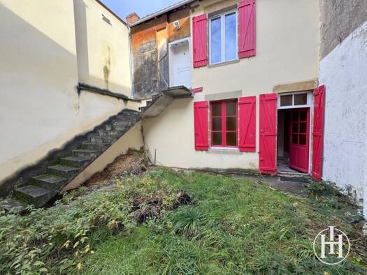 Immeuble à vendre 60 000 € 148 m² Cérilly 03350