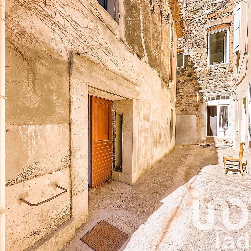 Maison 5 pièces 88 m² · à Adissan · 88 m² · 49 000 €