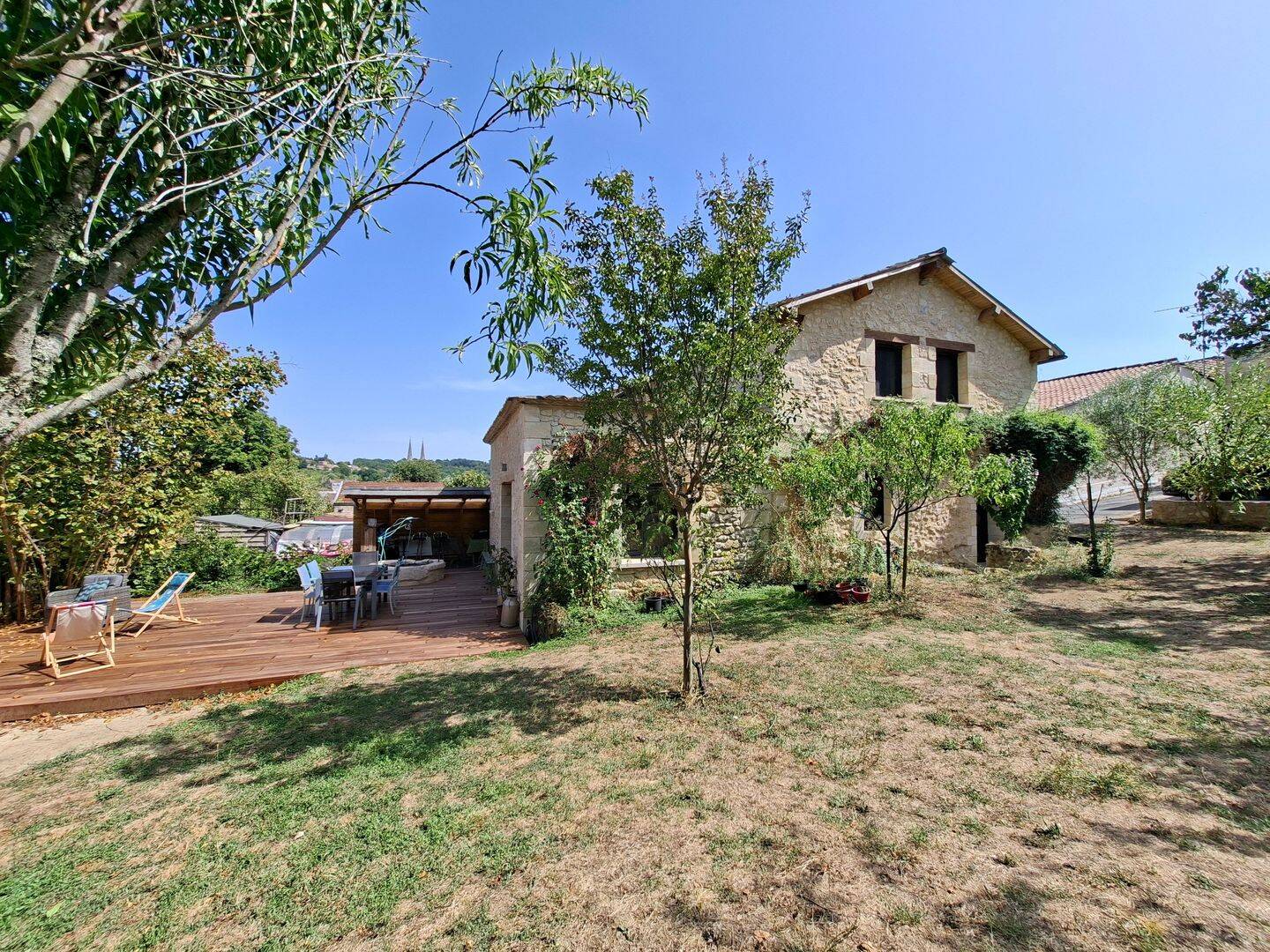 Maison 6 pièces 164 m² · à Grézillac · 164 m² · 355 000 €