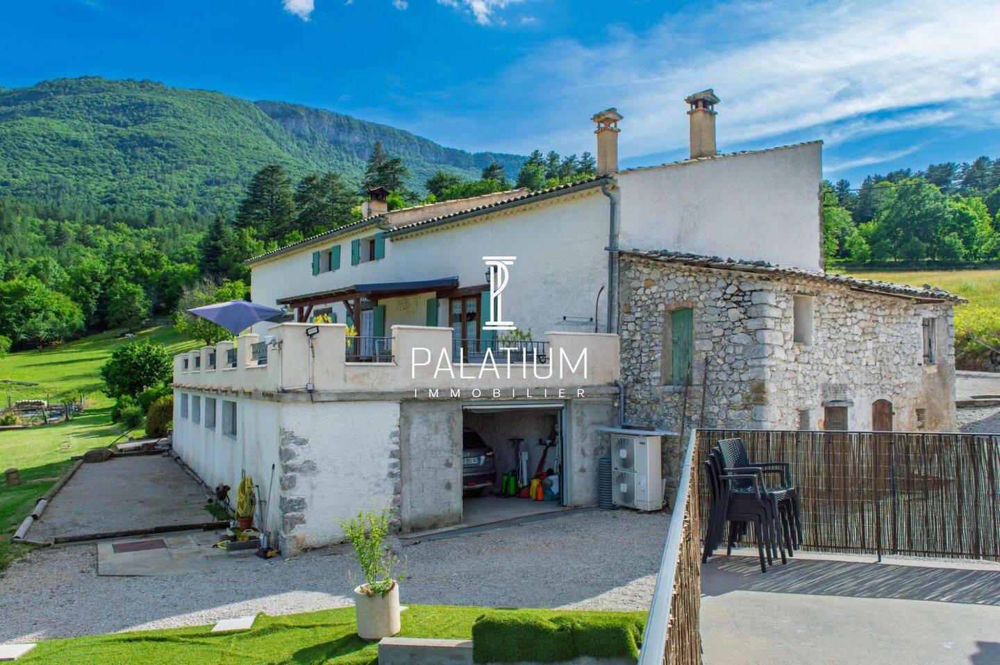 Maison 8 pièces 210 m² · à Noyers-sur-Jabron · 210 m² · 550 000 €