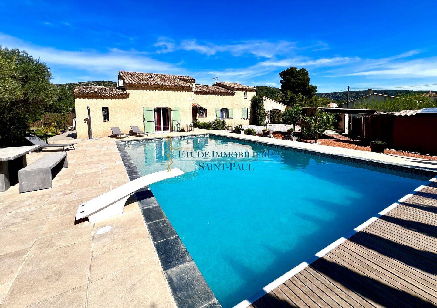 Maison 10 pièces 230 m² · à Saint-Jean-de-Fos · 230 m² · 585 000 €