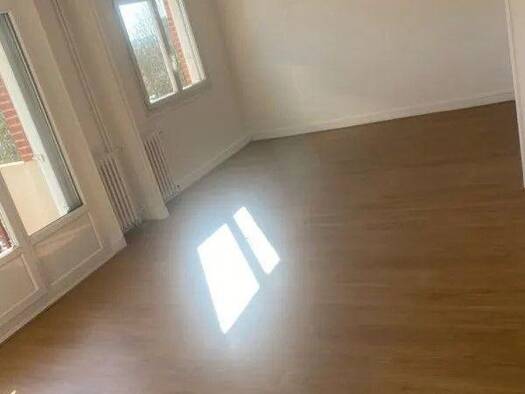 Appartement à louer 950 € 3 pièces 2 chambres 58 m² 3ème étage Morangis 91420