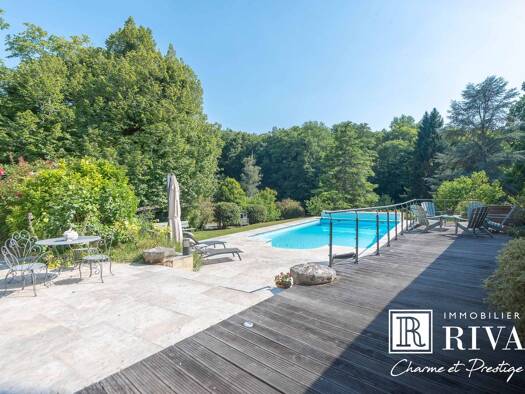 Maison à vendre 1 095 000 € 7 pièces 5 chambres 275 m² 9 640 m² de terrain Latresne 33360