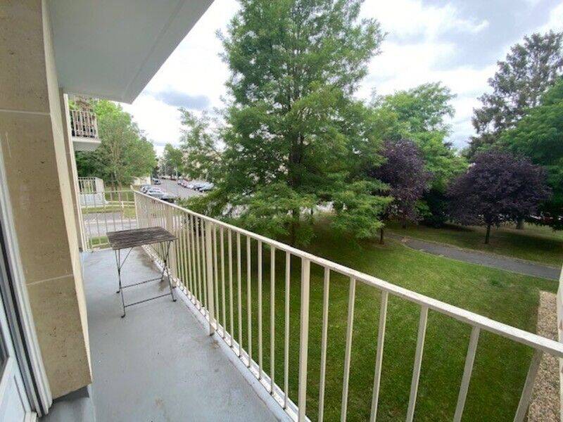Appartement 3 pièces 61 m² · à Senlis · 61 m² · 900 €
