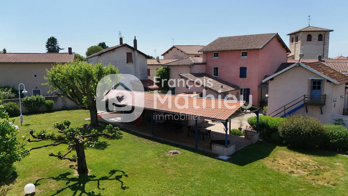 Maison 6 pièces 224 m² · à Villars-les-Dombes · 224 m² · 595 000 €