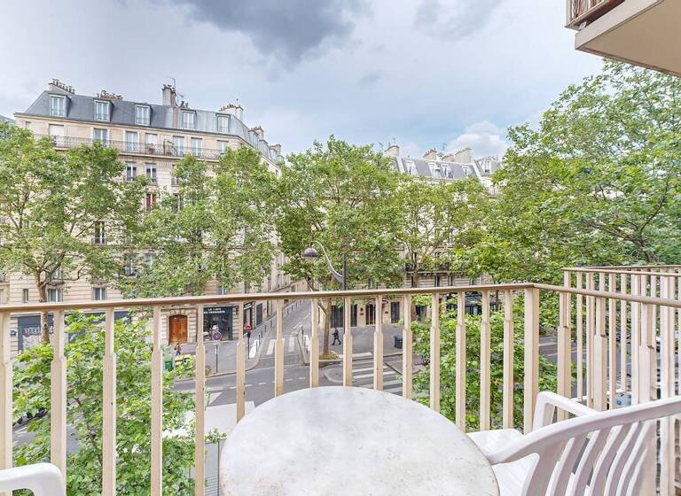 Appartement à vendre 735 000 € 4 pièces 3<br/>chambres 75 m²<br/>superficie 3/8<br/>étage Nation-Alexandre Dumas Paris 11ème 75011