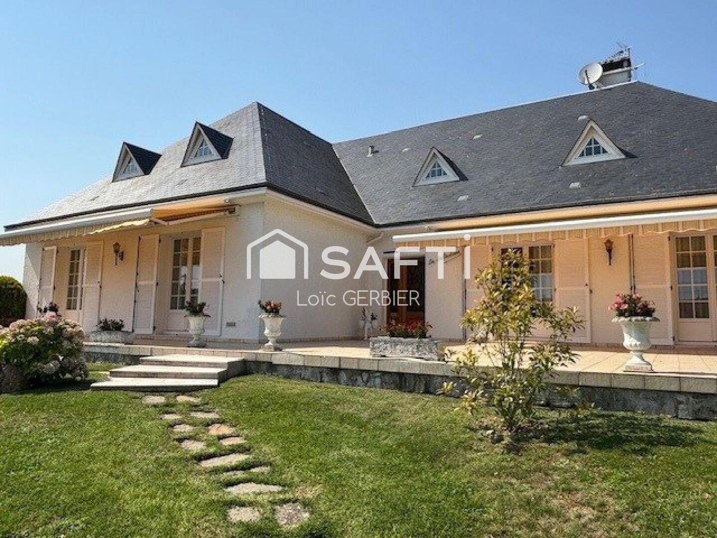 Maison 10 pièces 360 m² · à Montoire-sur-le-Loir · 360 m² · 464 900 €