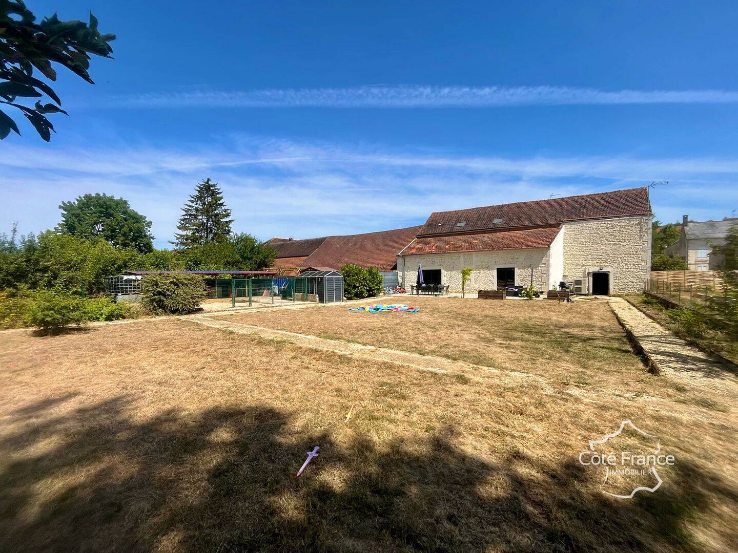 Maison 6 pièces 227 m² · à Vallan · 226,5 m² · 325 000 €