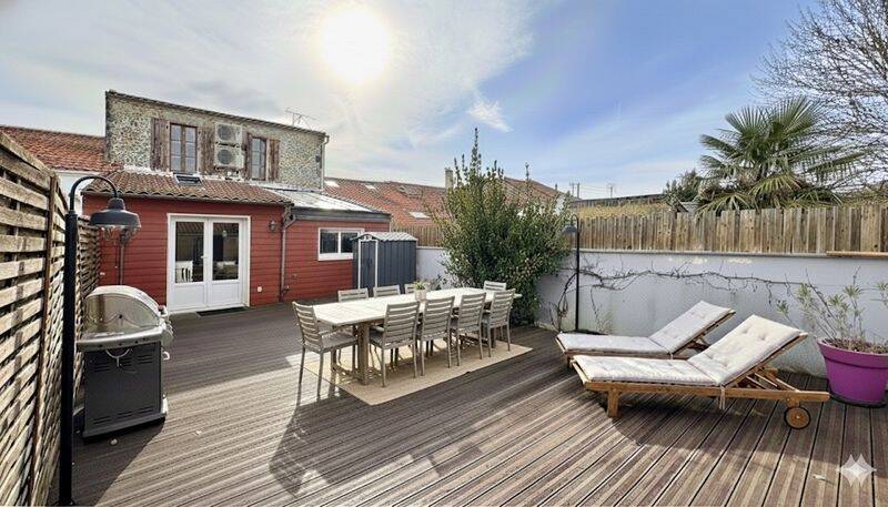 Maison 6 pièces 137 m² · à Rochefort · 137 m² · 242 000 €