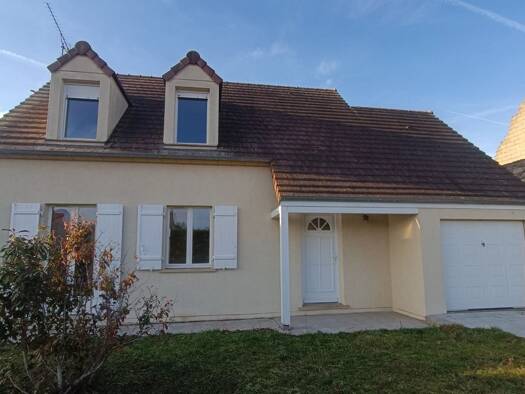 Maison à vendre 218 000 € 3 pièces 2 chambres 95 m² 538 m² de terrain Nemours 77140