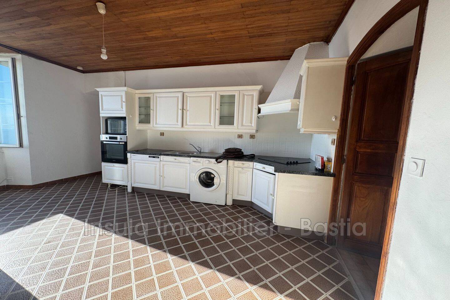 Appartement 3 pièces 70 m² · à Bastia · 70 m² · 780 €/mois