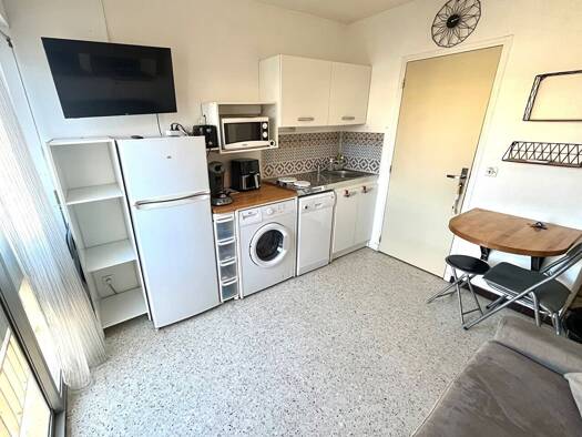 Appartement à vendre 77 000 € 1 pièce 14 m² Étage 1/3 Village Thermal Balaruc-les-Bains 34540