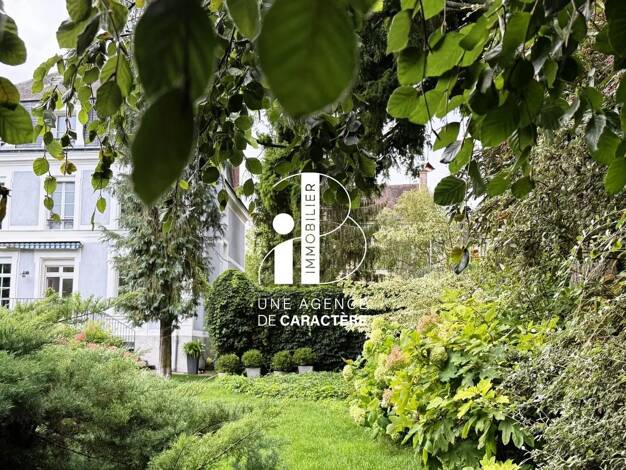 Maison à vendre 1 695 000 € 11 pièces 8 chambres 340 m² 1 650 m² de terrain Fontainebleau 77300