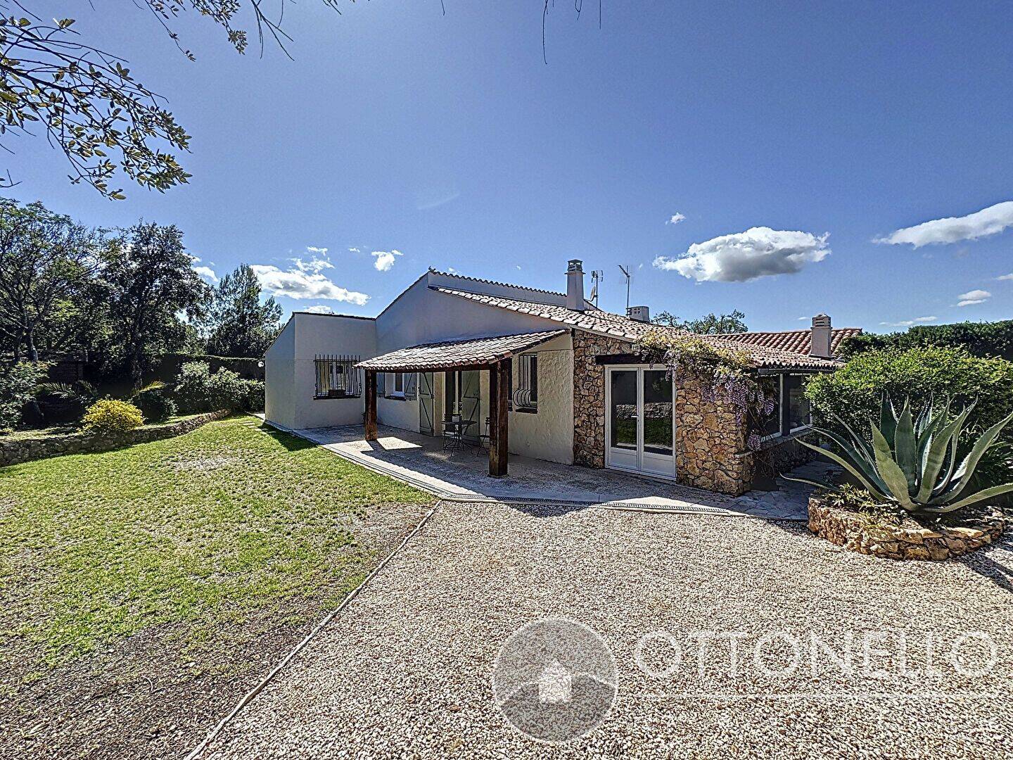 Maison 4 pièces 105 m² · à Roquebrune-sur-Argens · 105 m² · 429 000 €