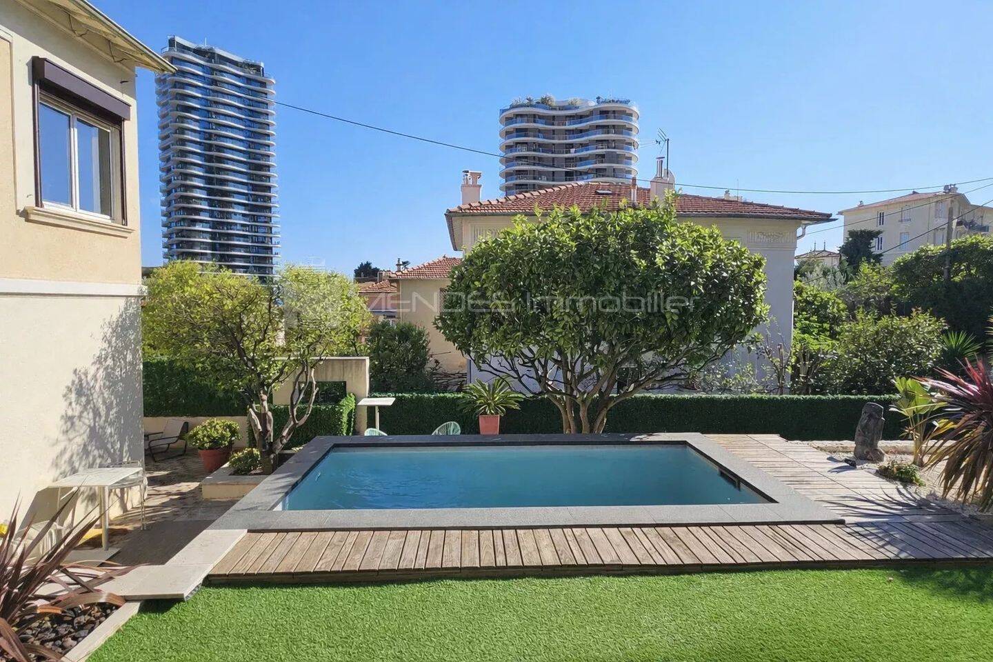 Maison 5 pièces 115 m² · à Beausoleil · 115 m² · 1 680 000 €