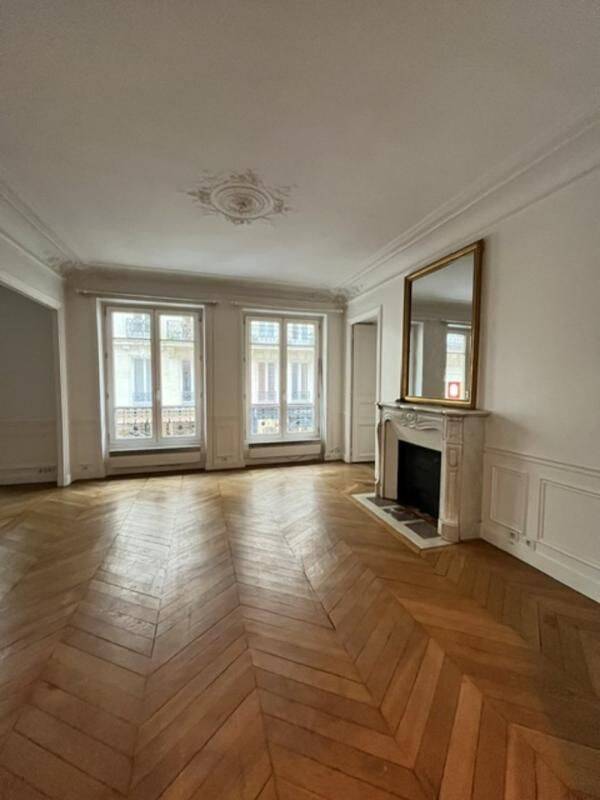 Appartement 3 pièces 70 m² · à Paris 16ème Arrondissement · 70 m² · 2 370 €/mois