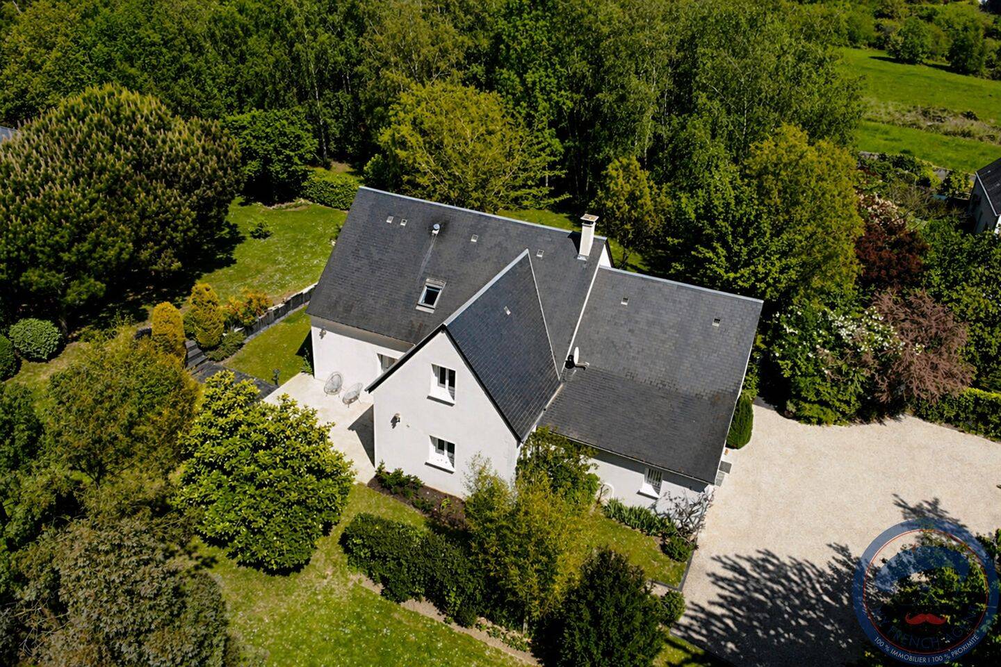 Maison 7 pièces 201 m² · à Saint-Cyr-sur-Loire · 201 m² · 700 400 €