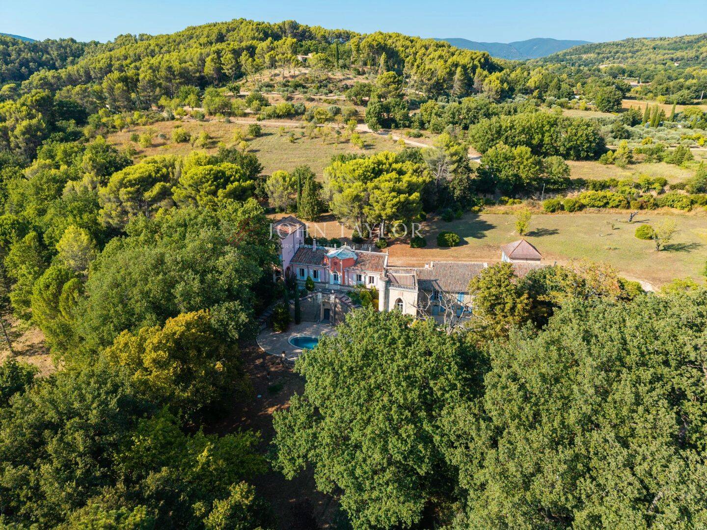 Maison 20 pièces 611 m² · à Cadenet · 611 m² · 1 700 000 €