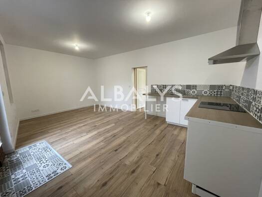 Appartement à louer 725 € 3 pièces 2 chambres 58 m² Étage 1/1 Saint-Denis-de-Pile 33910