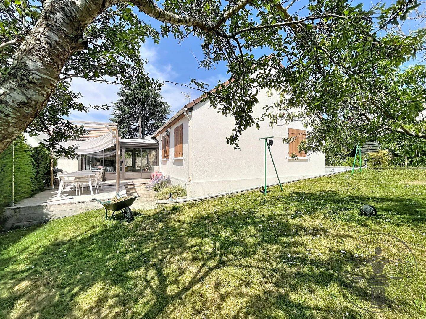 Maison 6 pièces 130 m² · à Dourdan · 129,9 m² · 453 000 €