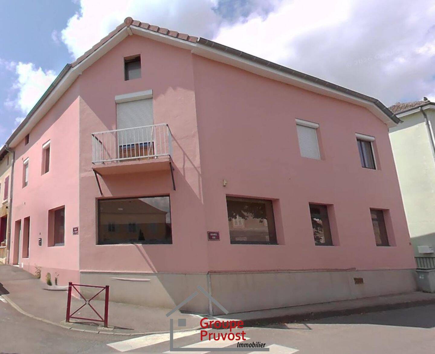 Appartement 6 pièces 128 m² · à Dompierre-les-Ormes · 128 m² · 77 000 €