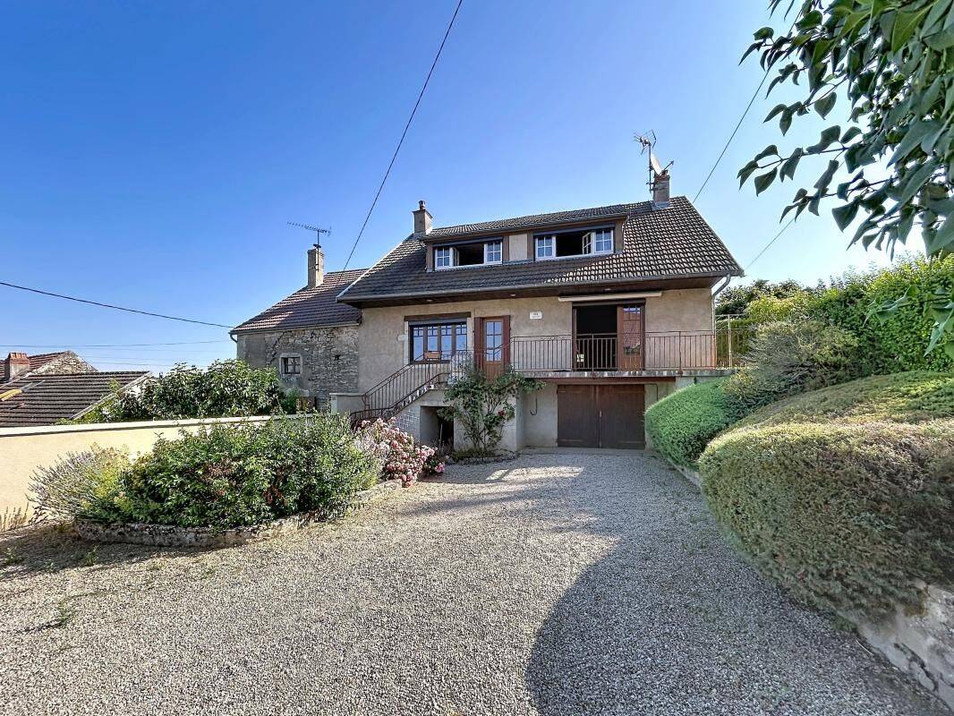 Maison 5 pièces 142 m² · à Bligny-sur-Ouche · 142 m² · 170 000 €