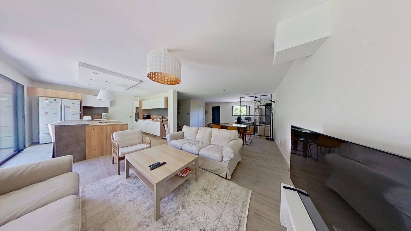 Maison 5 pièces 140 m² · à Lyon 9ème Arrondissement · 140 m² · 2 200 €/mois