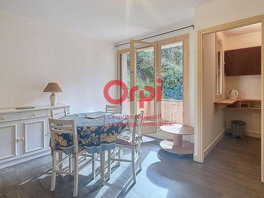 Appartement à louer 385 € 1 pièce 27,3 m² Étage 1/1 Vernet-les-Bains 66820