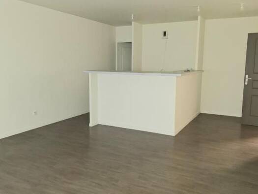 Appartement à louer 828 € 3 pièces 2 chambres 76 m² 1er étage Carmes-République Orléans 45000