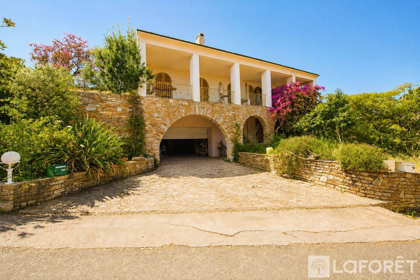 Maison 9 pièces 550 m² · à Borgo · 550 m² · 625 000 €