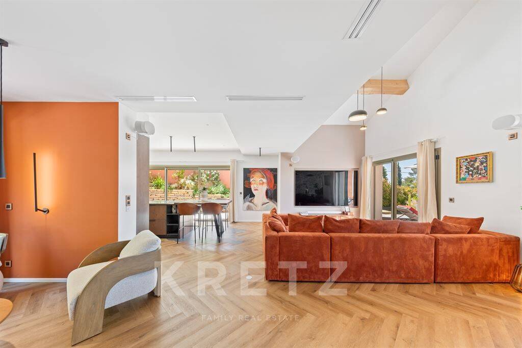 Maison 5 pièces 260 m² · à Carqueiranne · 260 m² · 1 590 000 €