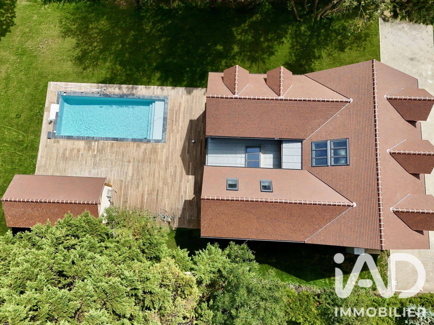 Maison 12 pièces 360 m² · à Grosrouvre · 360 m² · 2 095 000 €