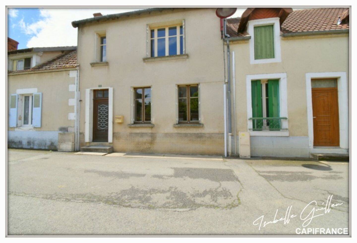 Maison 3 pièces 98 m² · à Le Châtelet · 98 m² · 38 000 €