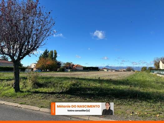 Terrain constructible à vendre 136 000 € 1 360 m² de terrain Beauregard-l'Évêque 63116