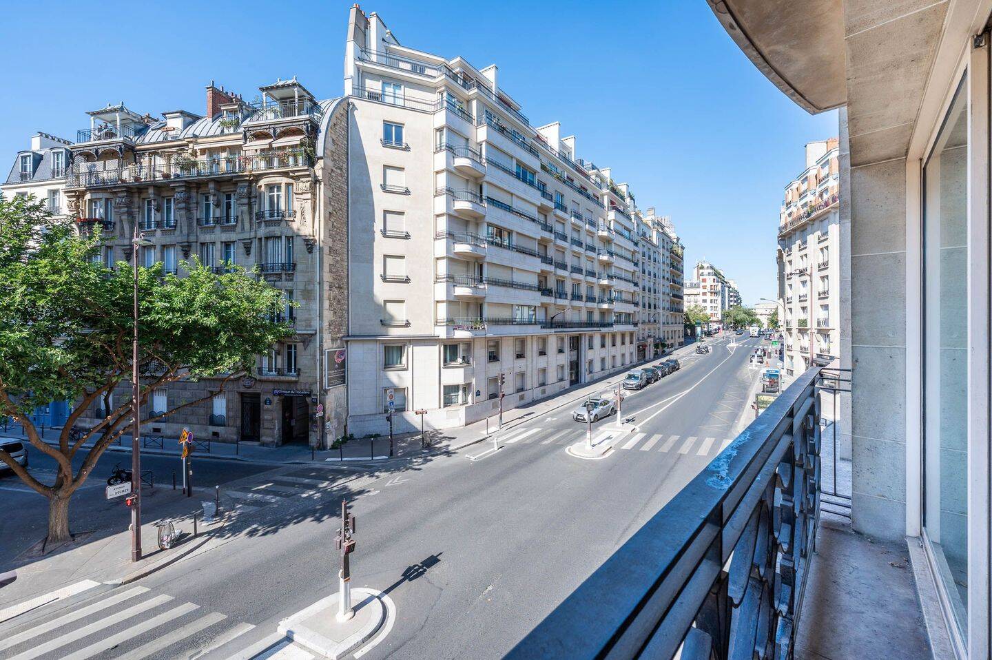 Appartement 4 pièces 121 m² · à Paris 16ème Arrondissement · 121 m² · 4 300 €