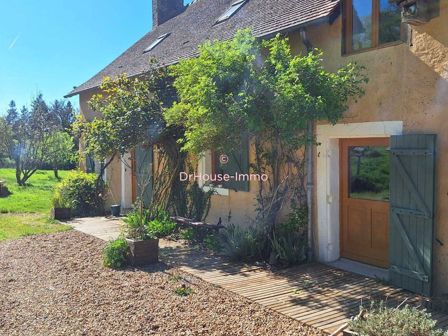 Maison 10 pièces 300 m² · à Marigné-Laillé · 300 m² · 420 000 €