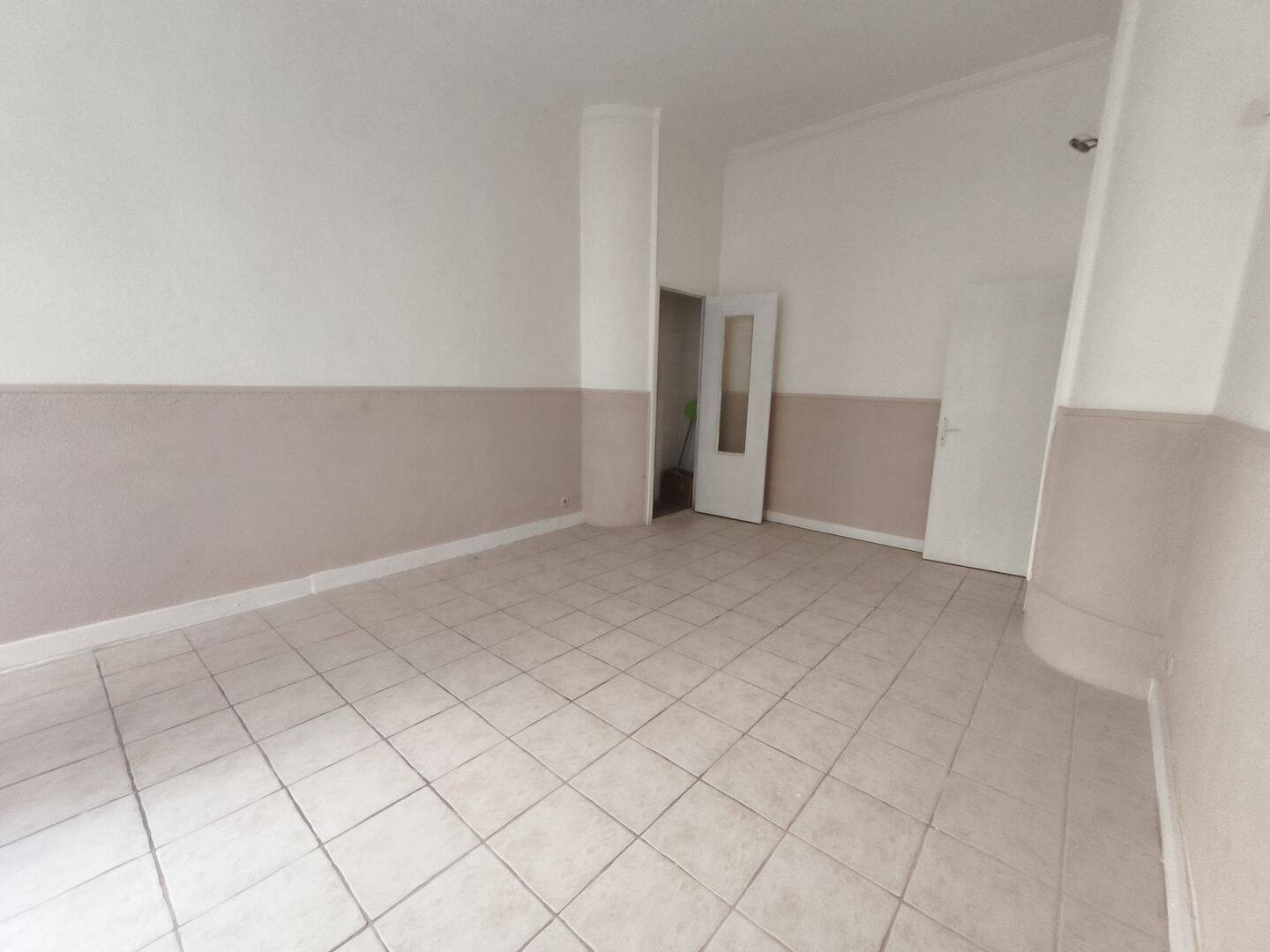 Appartement 4 pièces 100 m² · à Béziers · 100 m² · 85 000 €