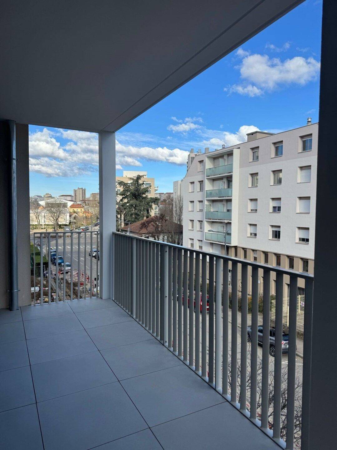 Appartement 3 pièces 66 m² · à Lyon 8ème Arrondissement · 66 m² · 996 €