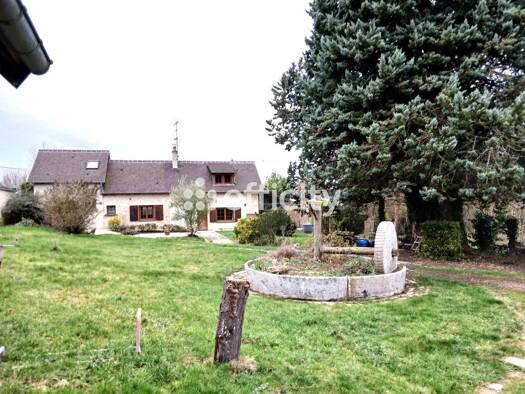 Maison de ville à vendre 211 000 € 5 pièces 3 chambres 105 m² 4 524 m² de terrain Saint-Pierre-sur-Dives 14170