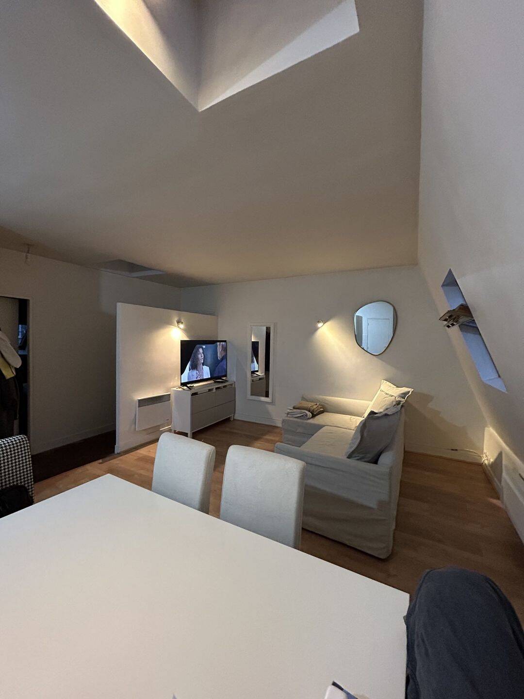 Appartement 2 pièces 41 m² · à Paris 9ème Arrondissement · 41,3 m² · 1 362 €/mois