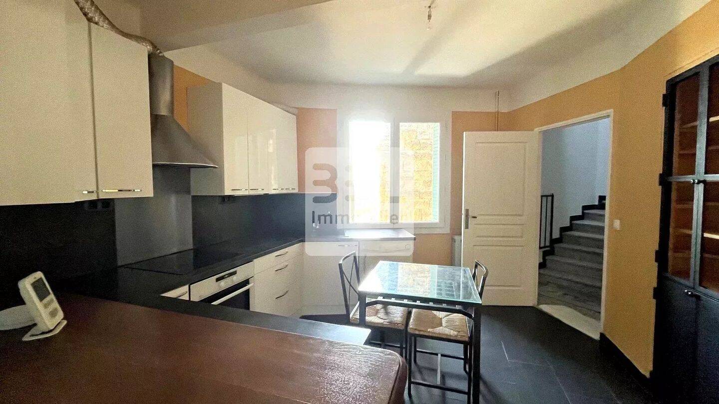 Maison 6 pièces 128 m² · à Laudun-l'Ardoise · 128 m² · 177 000 €