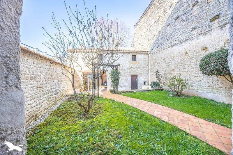 Maison 7 pièces 150 m² · à Fontenay-le-Comte · 150 m² · 243 885 €