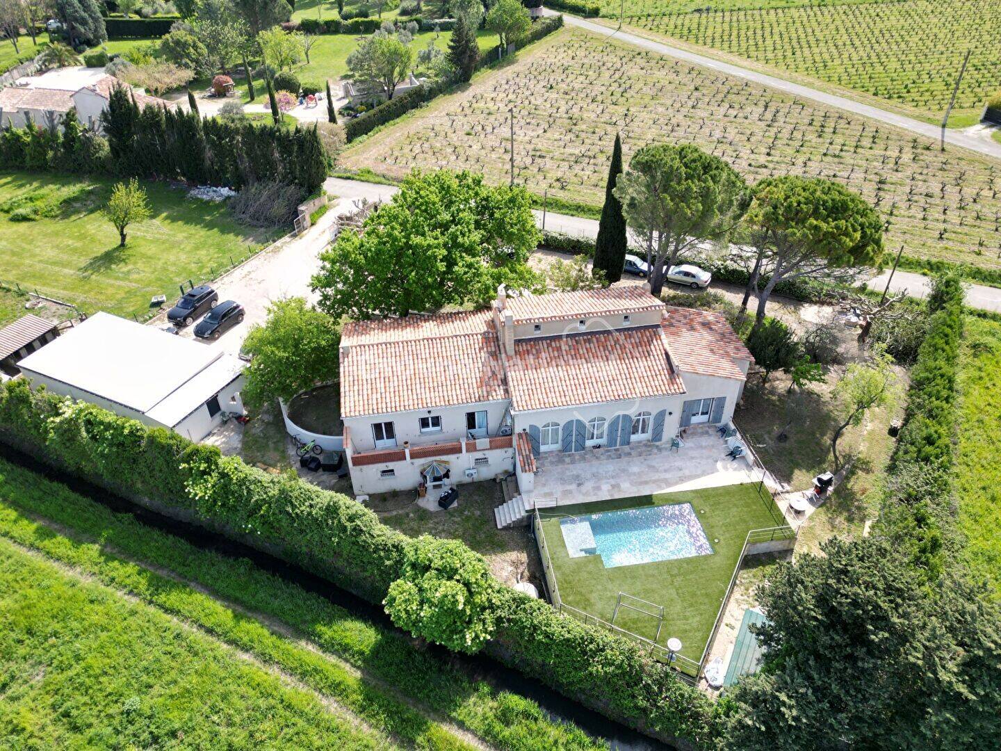 Maison 11 pièces 271 m² · à Orange · 271 m² · 549 000 €