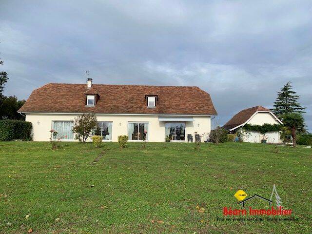 Maison 6 pièces 210 m² · à Sauveterre-de-Béarn · 210 m² · 417 160 €