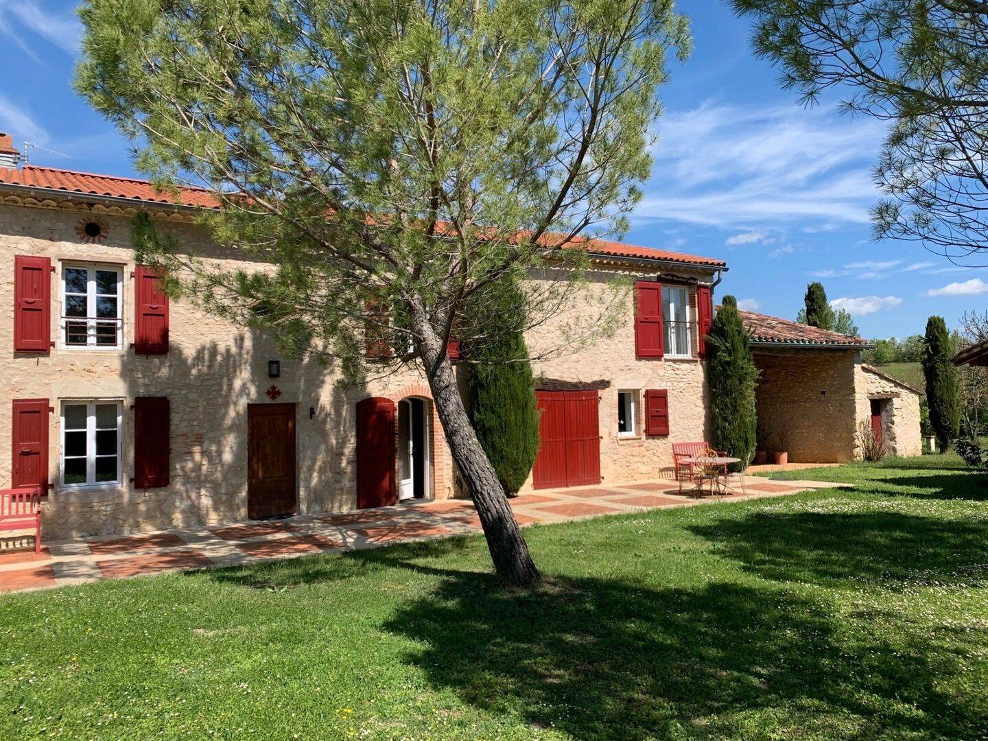 Maison 8 pièces 326 m² · à Fénols · 326 m² · 650 000 €