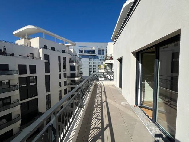 Appartement à louer 1 290 € 2 pièces 1 chambre 42 m² Étage 5/7 Plateau-Grèves-Europe-Gare du Stade-Fossés Jean Colombes 92700