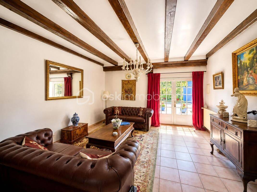 Maison 10 pièces 330 m² · à Saint-James · 330 m² · 341 000 €