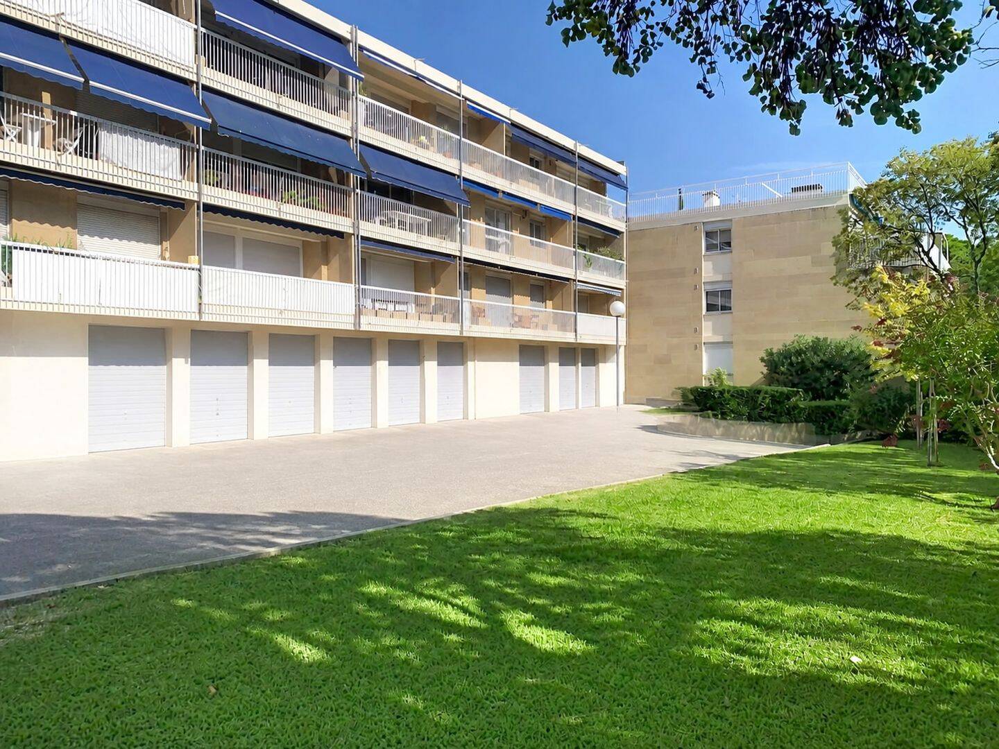 Appartement 2 pièces 44 m² · à Aix-en-Provence · 43,6 m² · 1 147 €/mois
