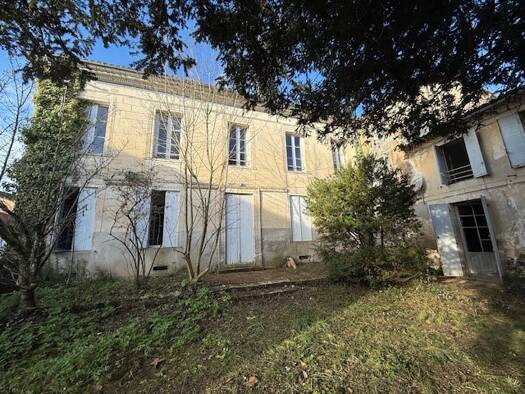 Villa à vendre 87 000 € 17 pièces 7 chambres 346 m² 444 m² de terrain Montguyon 17270