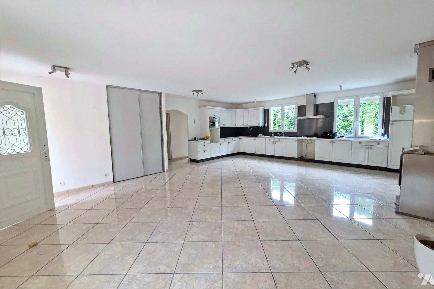 Maison 6 pièces 794 m² · à Sainte-Feyre · 794 m² · 120 000 €